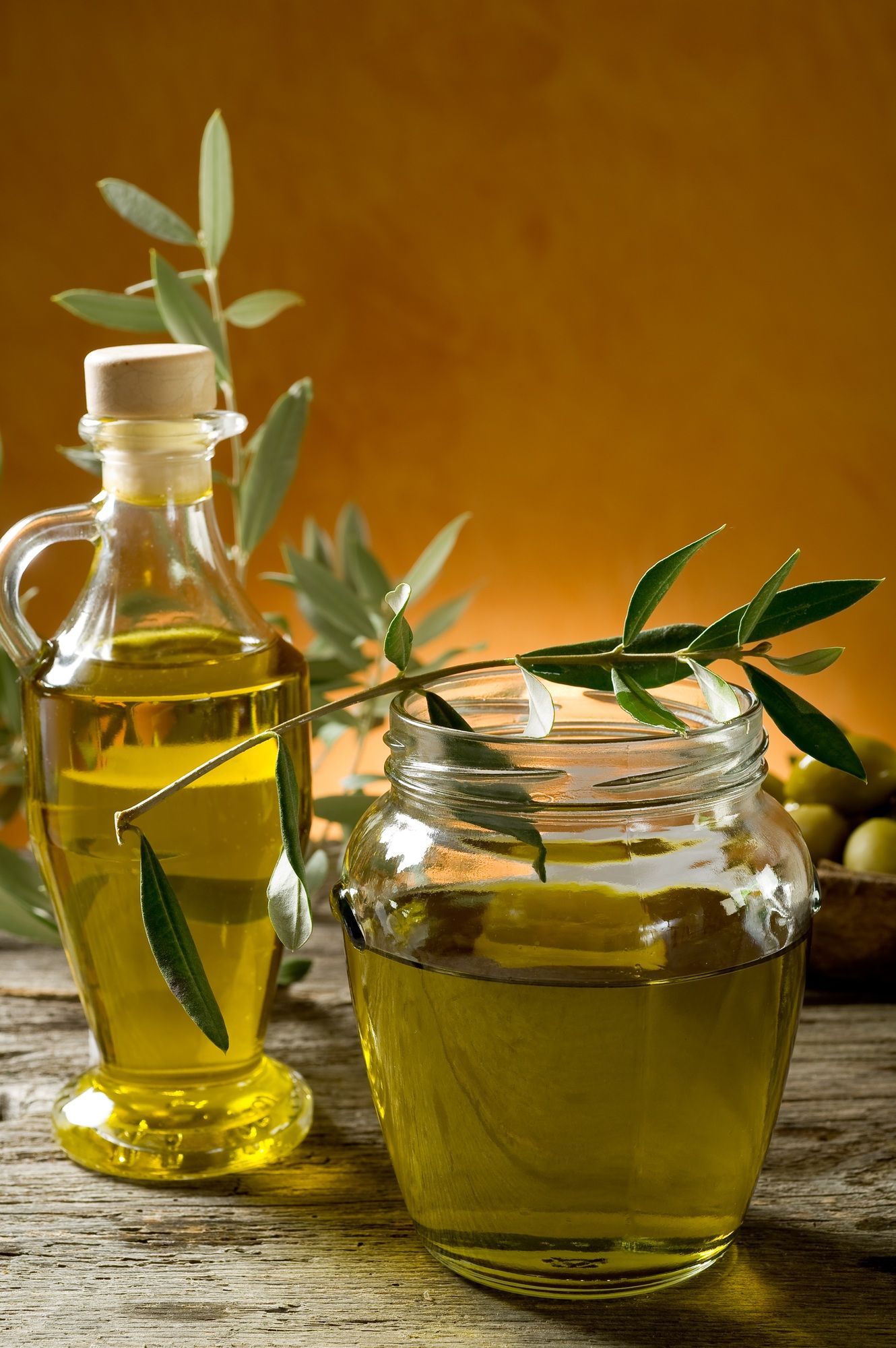olive oil on wood background